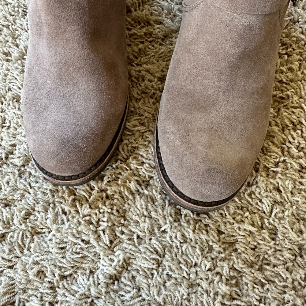 Vince, Camuto, WadeLyn suede moto boot, beige with chrome buckles, and details - Picture 5 of 7